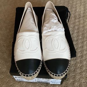 100% authentic BNIB CHANEL double espadrilles in white/black